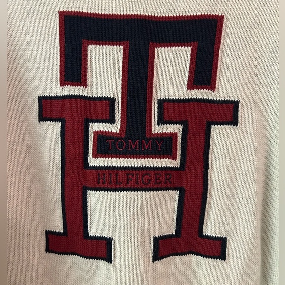 Tommy Hilfiger varsity sweater like new size XXL in women’s - Picture 3 of 4
